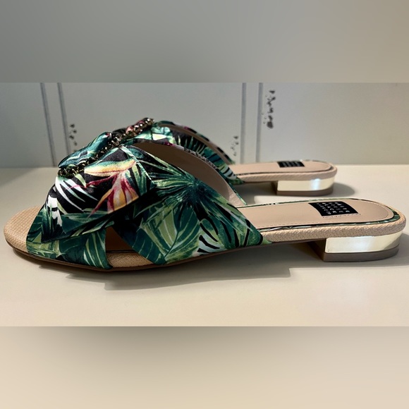 Emerald Palms Slides - Picture 4 of 9